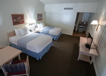 White's City Cavern Inn hotel thumbnail 4