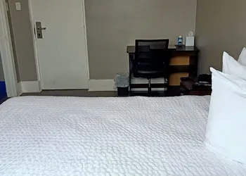 London Residency Inn hotel thumbnail 6