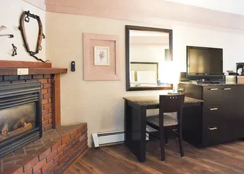 Argo Inn and Suites hotel thumbnail 7