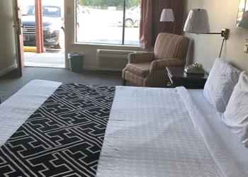 Flagship Inn hotel thumbnail 8