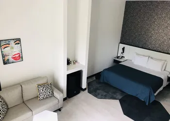 Hy-Lo Hotel hotel thumbnail 5