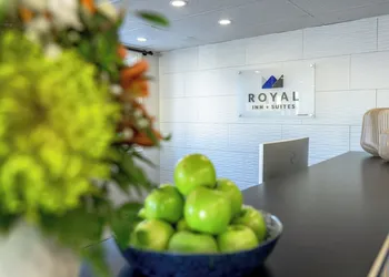 Royal Inn & Suites hotel thumbnail 8