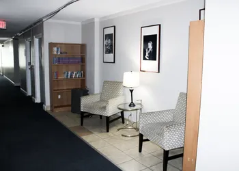 Apm Inn & Suites hotel thumbnail 4