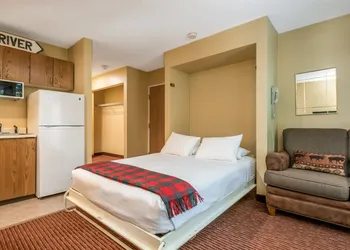 Grand Summit Hotel hotel thumbnail 8