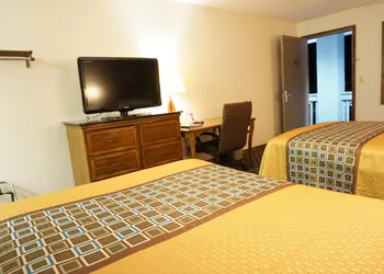 Lakes Inn hotel thumbnail 4