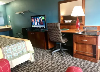 Lakes Inn hotel thumbnail 5
