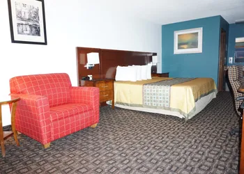 Lakes Inn hotel thumbnail 6