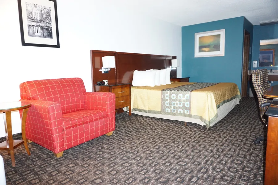Lakes Inn hotel detail image 6