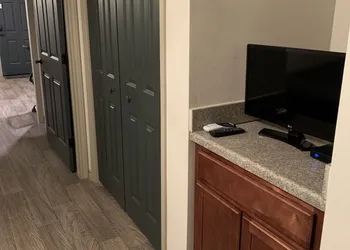 Eagle's Den Suites Andrews a Travelodge by Wyndham hotel thumbnail 5