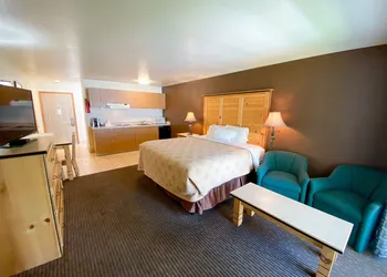 Sisters Inn And Suites hotel thumbnail 3