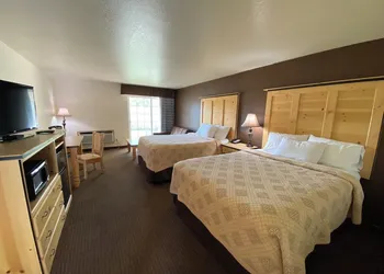 Sisters Inn And Suites hotel thumbnail 4