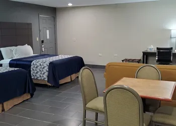 Crescent Park Motel & Suites hotel thumbnail 5