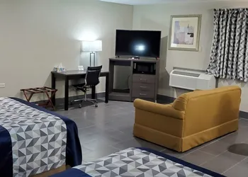 Crescent Park Motel & Suites hotel thumbnail 7