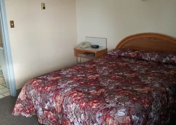 Westwind Motel hotel thumbnail 5