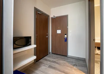 Holiday Inn Express Lethbridge Southeast by IHG hotel thumbnail 6