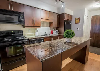 MiCasa Suites - Stylish Condo in the Heart of Downtown hotel thumbnail 6