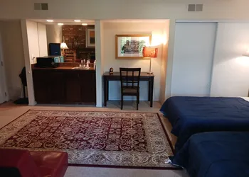 Bed and Breakfast in Hollywood Hills hotel thumbnail 4