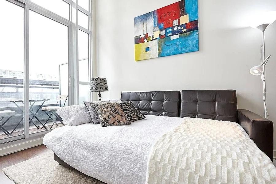 Lavish Suites - Two Story Loft - Downtown Toronto hotel detail image 6