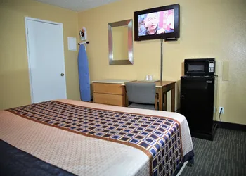 4 Star Motel hotel thumbnail 6