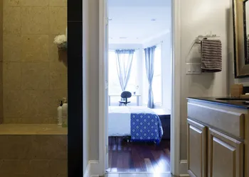 Amazing DC Home with Rooftop Deck hotel thumbnail 6