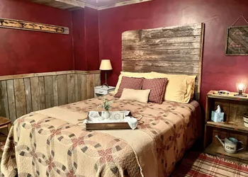 Amish Country Comfort hotel thumbnail 2