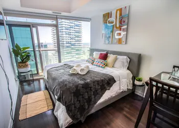 MiCasa Suites - Modern Executive Condo hotel thumbnail 7
