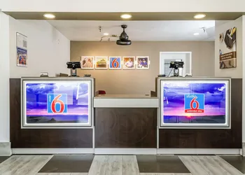 Studio 6 Fresno, CA - Extended Stay hotel thumbnail 2