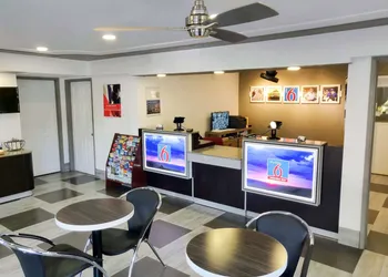 Studio 6 Fresno, CA - Extended Stay hotel thumbnail 5