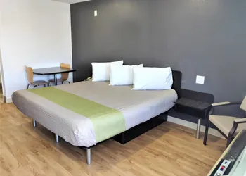 Studio 6 Fresno, CA - Extended Stay hotel thumbnail 7
