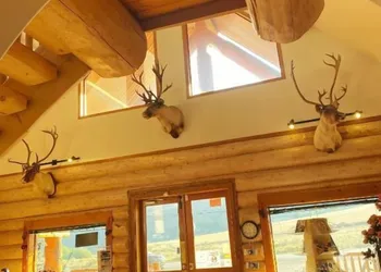 Bear's Claw Lodge hotel thumbnail 4