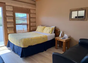 Bear's Claw Lodge hotel thumbnail 6