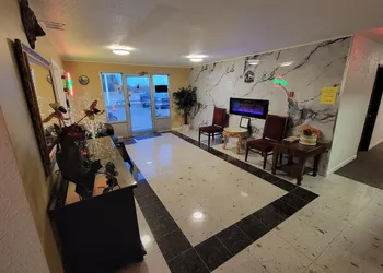 Grizzly Motel hotel thumbnail 2