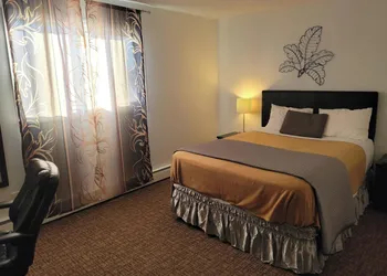 Grizzly Motel hotel thumbnail 7
