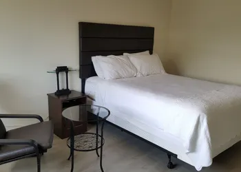 waintel studio-wainwright motel hotel thumbnail 2