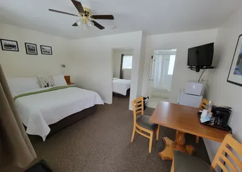 Mountain Springs Motel hotel thumbnail 4