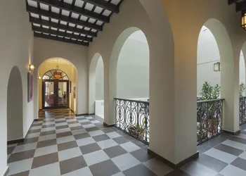Decanter Hotel hotel thumbnail 2