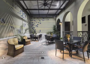 Decanter Hotel hotel thumbnail 4