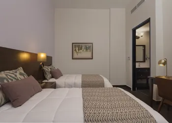 Decanter Hotel hotel thumbnail 5