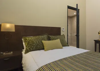 Decanter Hotel hotel thumbnail 6