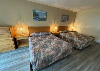 Western Budget Whitecourt 1 & 2 hotel thumbnail 7