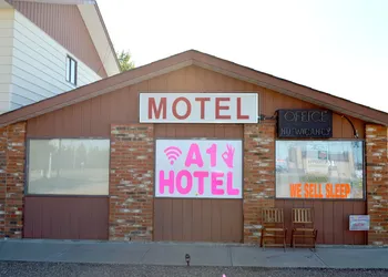 A1 Motel hotel thumbnail 2