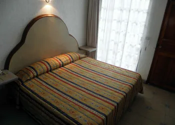 Hotel Fénix hotel thumbnail 4