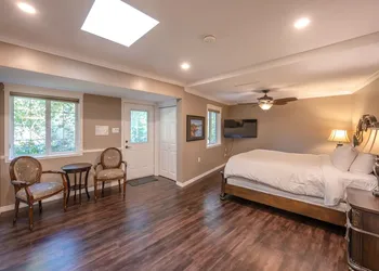 Munson Mountain Estates hotel thumbnail 2
