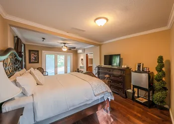Munson Mountain Estates hotel thumbnail 7