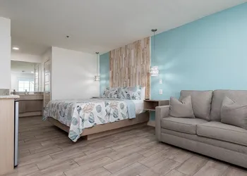 Bluff's Landing Lodge hotel thumbnail 7