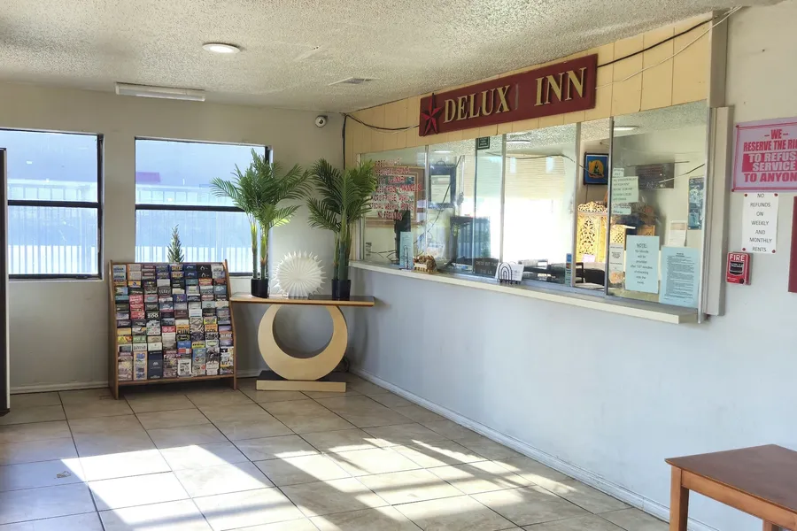 Deluxe Inn Motel By Oyo Grand Prairie Interstate 30 hotel detail image 2