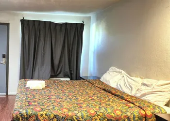 Deluxe Inn Motel By Oyo Grand Prairie Interstate 30 hotel thumbnail 7