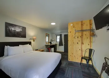 Lantern Inn hotel thumbnail 3