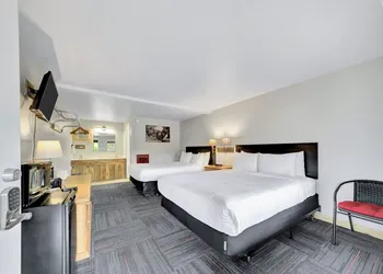Lantern Inn hotel thumbnail 8
