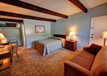 Idle A While hotel thumbnail 2